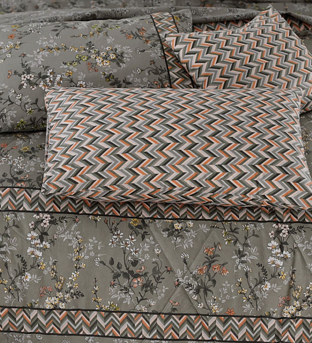 7 Pcs Comforter Set King Size Design KCC 00409